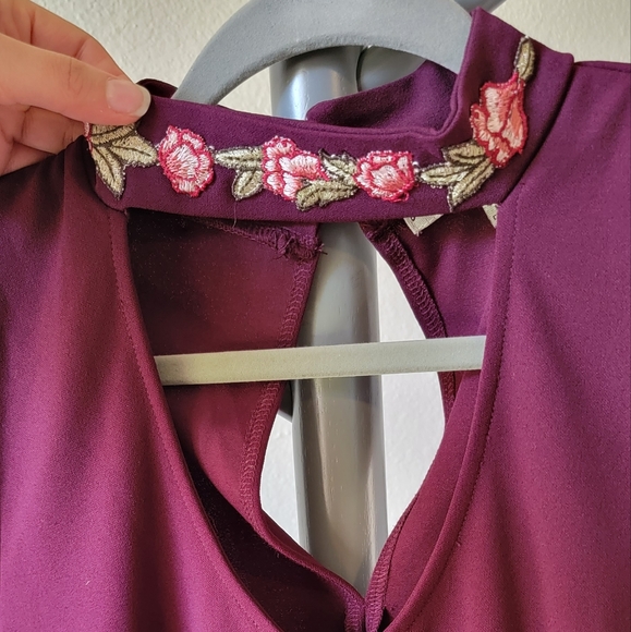 Almost Famous Burgundy Dress with Embroidered Neck - Picture 4 of 7